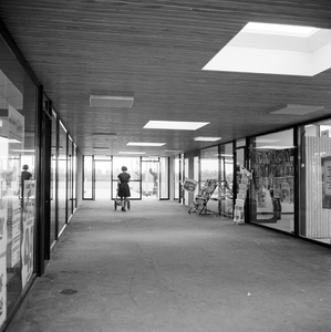 152482 Interieur van het N.S.-station Heemskerk te Heemskerk: hal.